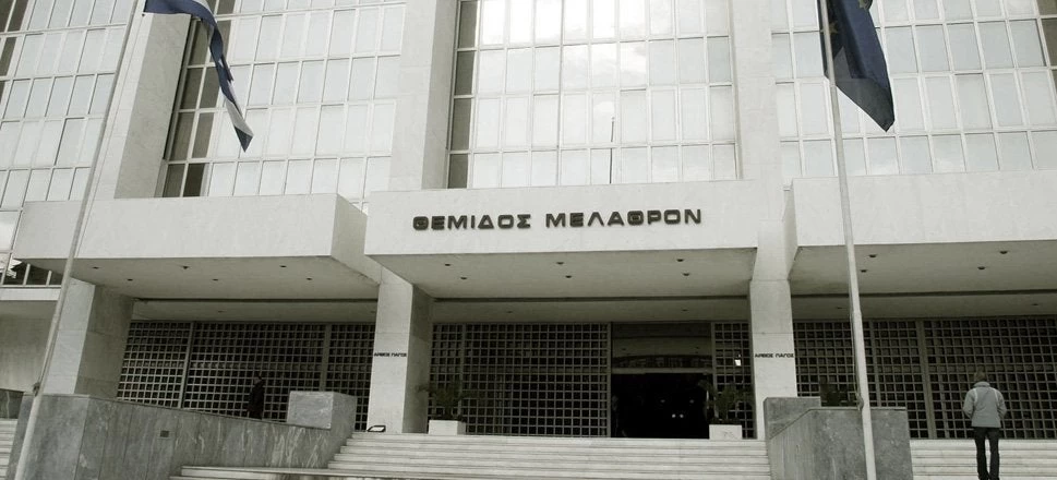 «Πράξη εθνικής ταπείνωσης η επικήρυξη των «8» – «Βολή κατά ριπάς» σε Τσίπρα από πρώην προέδρους Δικηγορικών Συλλόγων